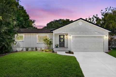 Villa ou maison à Saint Petersburg, Floride 3 chambres, 140.1 m2 № 2273041