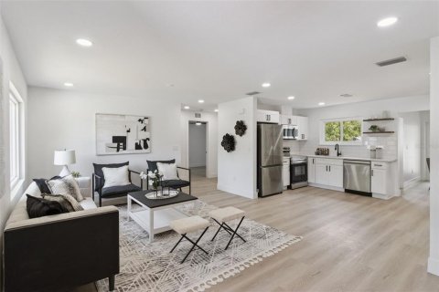 Villa ou maison à vendre à Saint Petersburg, Floride: 3 chambres, 140.1 m2 № 2273041 - photo 7