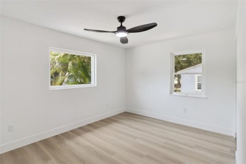 Villa ou maison à vendre à Saint Petersburg, Floride: 3 chambres, 140.1 m2 № 2273041 - photo 6