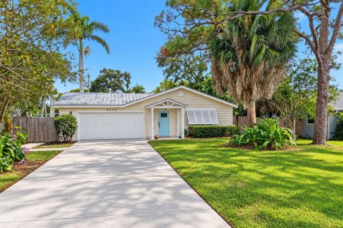 Villa ou maison à Lake Worth, Floride 3 chambres, 141.21 m2 № 2411841