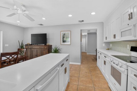 Villa ou maison à vendre à Lake Worth, Floride: 3 chambres, 141.21 m2 № 2411841 - photo 16