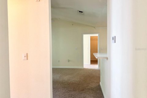Condo in Tampa, Florida, 2 bedrooms  № 2224856 - photo 11