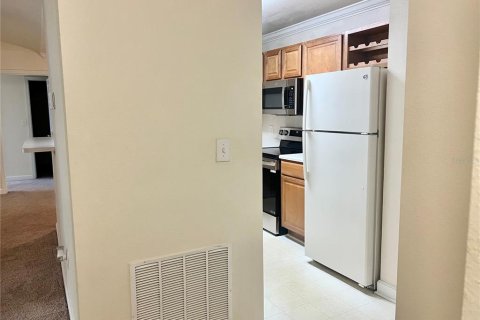 Condo in Tampa, Florida, 2 bedrooms  № 2224856 - photo 9