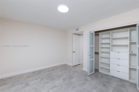 Condominio en venta en Weston, Florida, 2 dormitorios, 120.03 m2 № 1871365 - foto 16