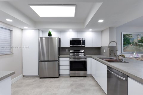Condominio en venta en Weston, Florida, 2 dormitorios, 120.03 m2 № 1871365 - foto 5