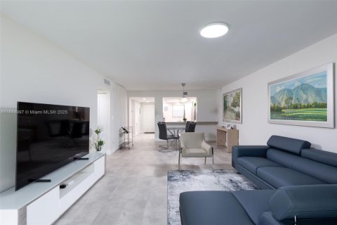 Condominio en venta en Weston, Florida, 2 dormitorios, 120.03 m2 № 1871365 - foto 3