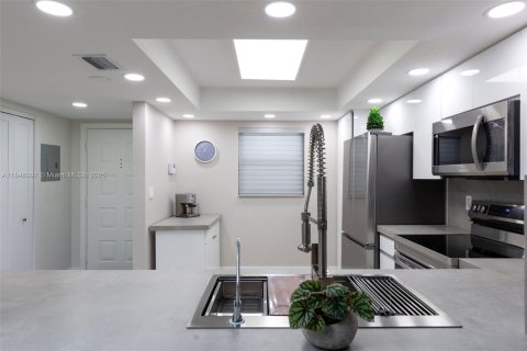 Condominio en venta en Weston, Florida, 2 dormitorios, 120.03 m2 № 1871365 - foto 18