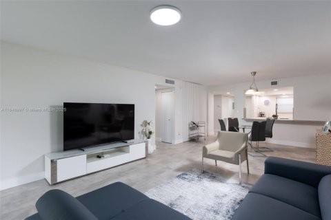 Condominio en venta en Weston, Florida, 2 dormitorios, 120.03 m2 № 1871365 - foto 4
