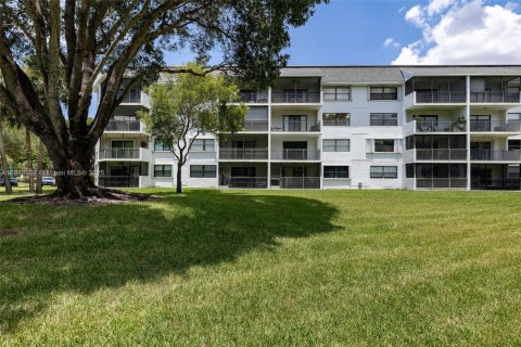 Condominio en venta en Weston, Florida, 2 dormitorios, 120.03 m2 № 1871365 - foto 24