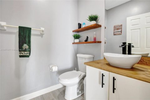 Villa ou maison à vendre à Pembroke Pines, Floride: 4 chambres, 194.35 m2 № 1922206 - photo 17