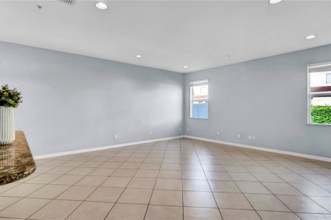 Townhouse in Ocoee, Florida 3 bedrooms, 177.72 sq.m. № 1636888 - photo 10