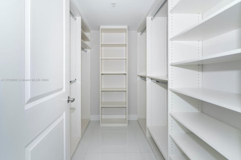 Condominio en venta en Sunny Isles Beach, Florida, 3 dormitorios, 158.4 m2 № 1812311 - foto 19