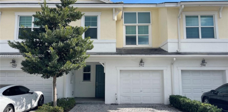 Adosado en Deerfield Beach, Florida 3 dormitorios, 166.02 m2 № 1998848