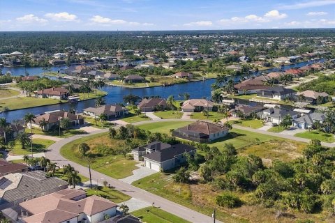Casa en venta en Port Charlotte, Florida, 3 dormitorios, 182.18 m2 № 2431792 - foto 18