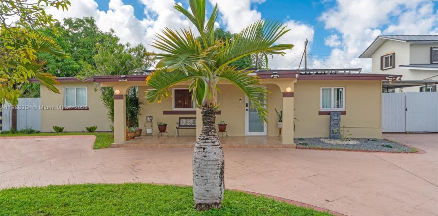 Villa ou maison à Miami, Floride 3 chambres, 142.98 m2 № 1941641