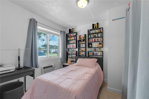 Villa ou maison à vendre à Miami, Floride: 3 chambres, 142.98 m2 № 1941641 - photo 10