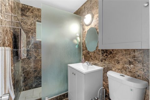 Villa ou maison à vendre à Miami, Floride: 3 chambres, 142.98 m2 № 1941641 - photo 13