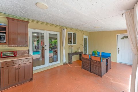 Villa ou maison à vendre à Miami, Floride: 3 chambres, 142.98 m2 № 1941641 - photo 17