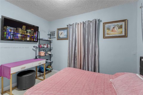Villa ou maison à vendre à Miami, Floride: 3 chambres, 142.98 m2 № 1941641 - photo 15