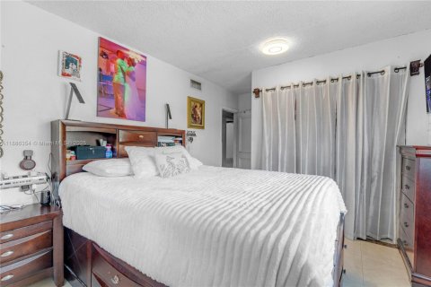 Villa ou maison à vendre à Miami, Floride: 3 chambres, 142.98 m2 № 1941641 - photo 11