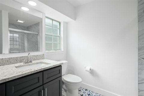 Commercial property in Orlando, Florida 6 bedrooms, 251.77 sq.m. № 2235536 - photo 19