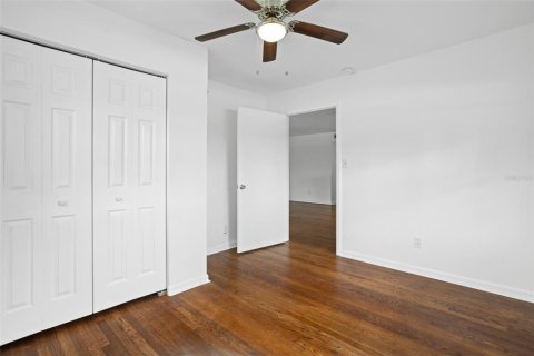 Commercial property in Orlando, Florida 6 bedrooms, 251.77 sq.m. № 2235536 - photo 10
