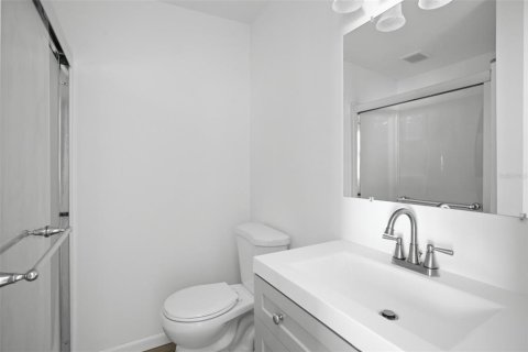 Commercial property in Orlando, Florida 6 bedrooms, 251.77 sq.m. № 2235536 - photo 27