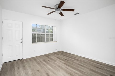 Commercial property in Orlando, Florida 6 bedrooms, 251.77 sq.m. № 2235536 - photo 26