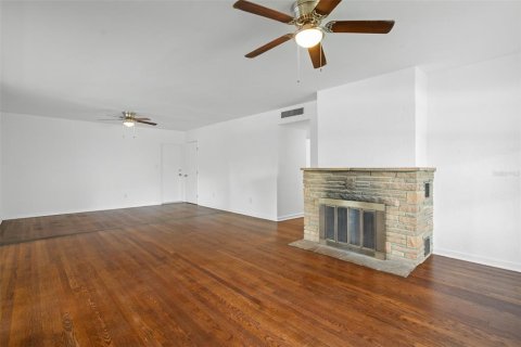 Commercial property in Orlando, Florida 6 bedrooms, 251.77 sq.m. № 2235536 - photo 3