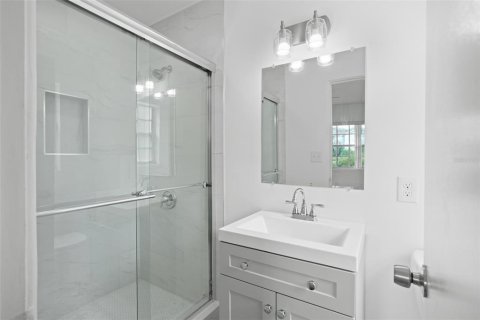Commercial property in Orlando, Florida 6 bedrooms, 251.77 sq.m. № 2235536 - photo 18