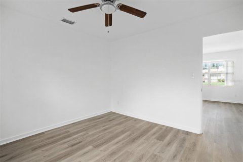 Commercial property in Orlando, Florida 6 bedrooms, 251.77 sq.m. № 2235536 - photo 30