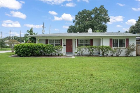 Propiedad comercial en Orlando, Florida 6 dormitorios, 251.77 m2 № 2235536