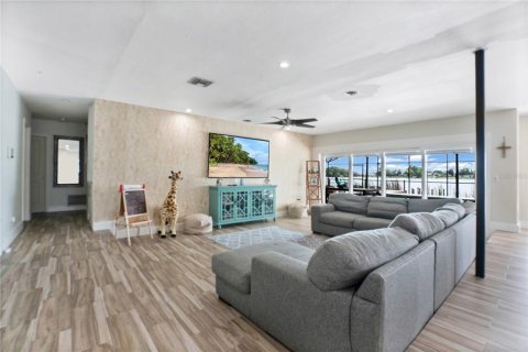 Villa ou maison à vendre à Orlando, Floride: 4 chambres, 214.6 m2 № 2423990 - photo 16