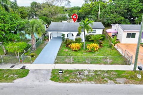 Villa ou maison à vendre à Fort Lauderdale, Floride: 3 chambres, 113.15 m2 № 1984393 - photo 1