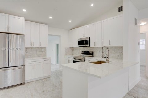 Villa ou maison à vendre à Fort Lauderdale, Floride: 3 chambres, 113.15 m2 № 1984393 - photo 14