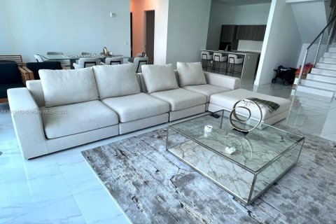 Apartment in Sunny Isles Beach, Florida 2 bedrooms, 210.05 sq.m. № 1968817 - photo 20