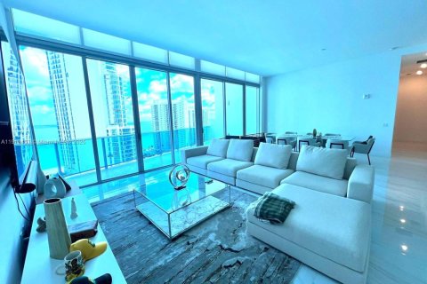 Apartment in Sunny Isles Beach, Florida 2 bedrooms, 210.05 sq.m. № 1968817 - photo 2