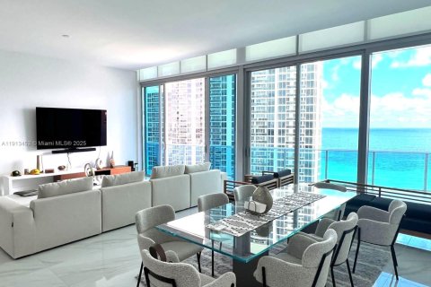 Apartment in Sunny Isles Beach, Florida 2 bedrooms, 210.05 sq.m. № 1968817 - photo 11
