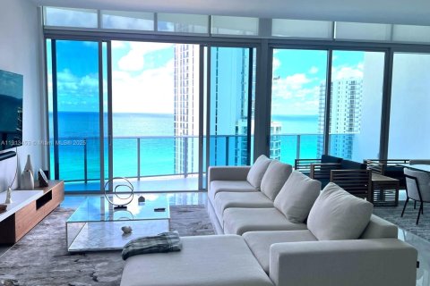 Apartment in Sunny Isles Beach, Florida 2 bedrooms, 210.05 sq.m. № 1968817 - photo 10