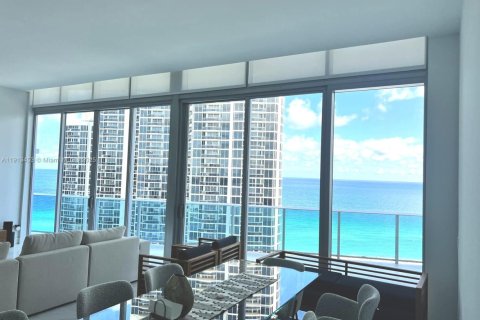 Apartment in Sunny Isles Beach, Florida 2 bedrooms, 210.05 sq.m. № 1968817 - photo 17