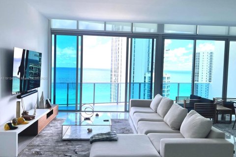 Apartment in Sunny Isles Beach, Florida 2 bedrooms, 210.05 sq.m. № 1968817 - photo 29