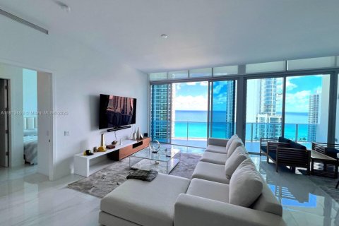Apartment in Sunny Isles Beach, Florida 2 bedrooms, 210.05 sq.m. № 1968817 - photo 14