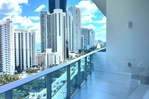 Apartment in Sunny Isles Beach, Florida 2 bedrooms, 210.05 sq.m. № 1968817 - photo 5