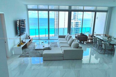 Apartment in Sunny Isles Beach, Florida 2 bedrooms, 210.05 sq.m. № 1968817 - photo 22