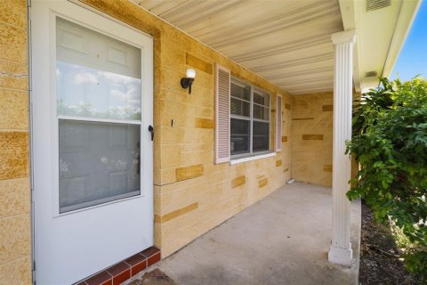 Casa en venta en Port Richey, Florida, 3 dormitorios, 110 m2 № 2100717 - foto 3