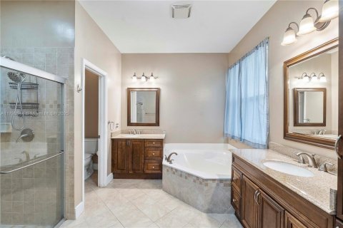 House in Coral Springs, Florida 4 bedrooms, 210.7 sq.m. № 1688805 - photo 26