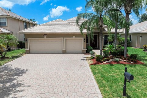 House in Coral Springs, Florida 4 bedrooms, 210.7 sq.m. № 1688805 - photo 1