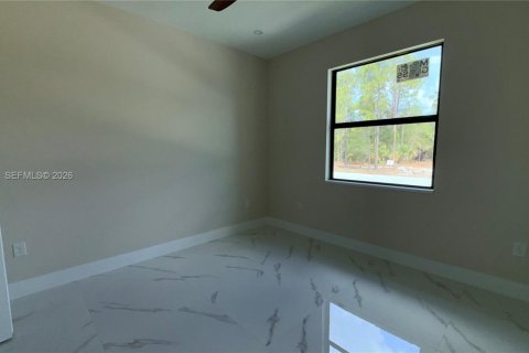House in Lehigh Acres, Florida 3 bedrooms, 143.07 sq.m. № 2055684 - photo 17
