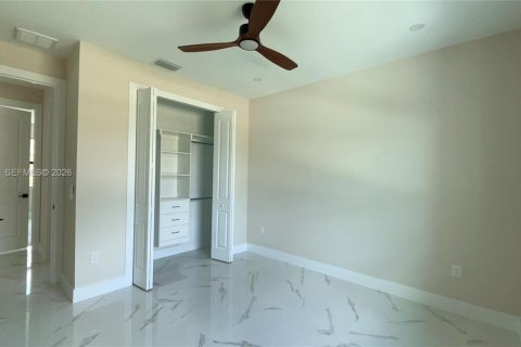 House in Lehigh Acres, Florida 3 bedrooms, 143.07 sq.m. № 2055684 - photo 18