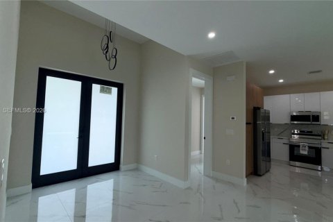 House in Lehigh Acres, Florida 3 bedrooms, 143.07 sq.m. № 2055684 - photo 16